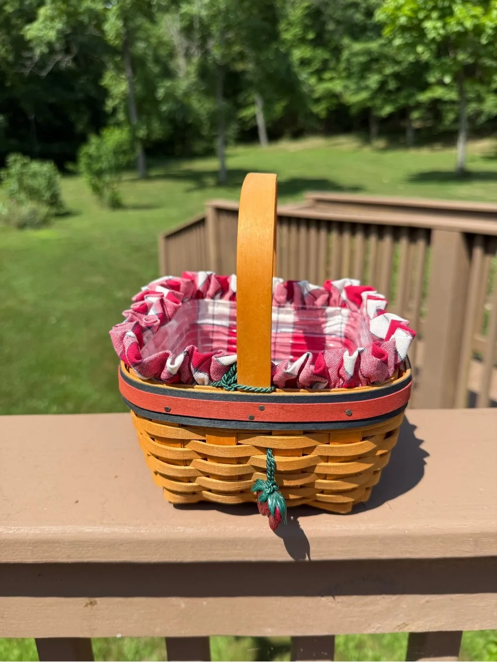 Longaberger 2001 All American Strawberry Basket with Plaid Liner & Tie on